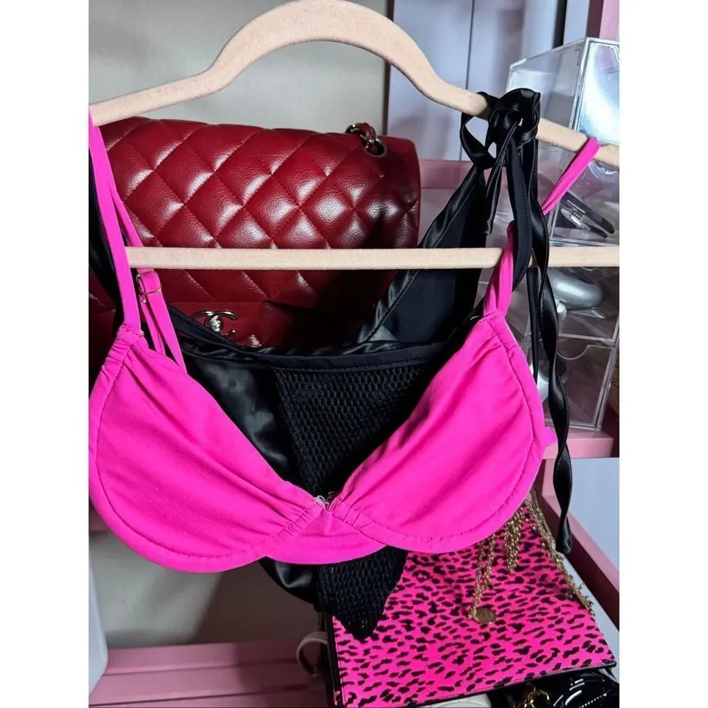 Frankie’s bikinis top